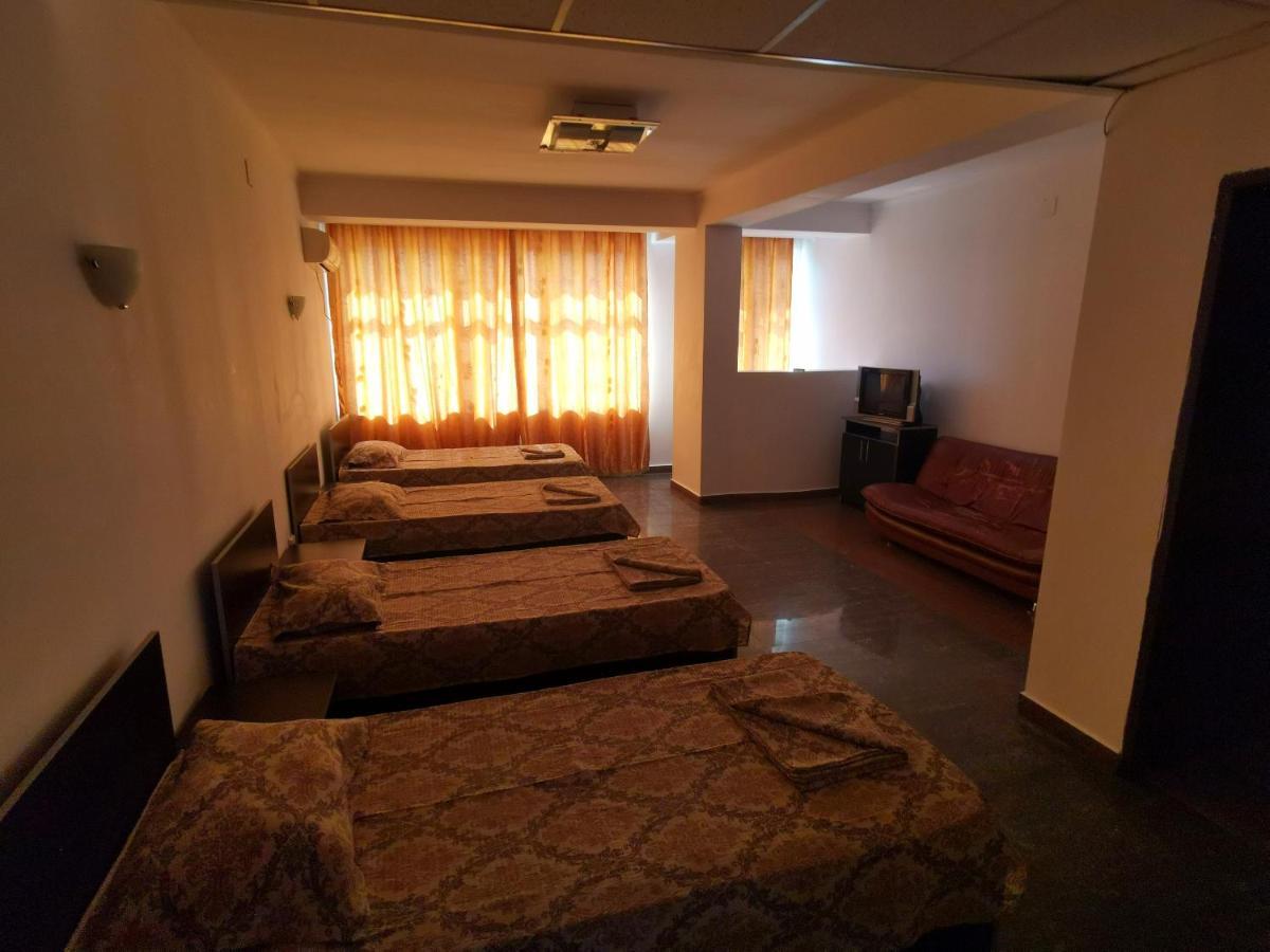 Hotel Dinastia 皮特什蒂 外观 照片