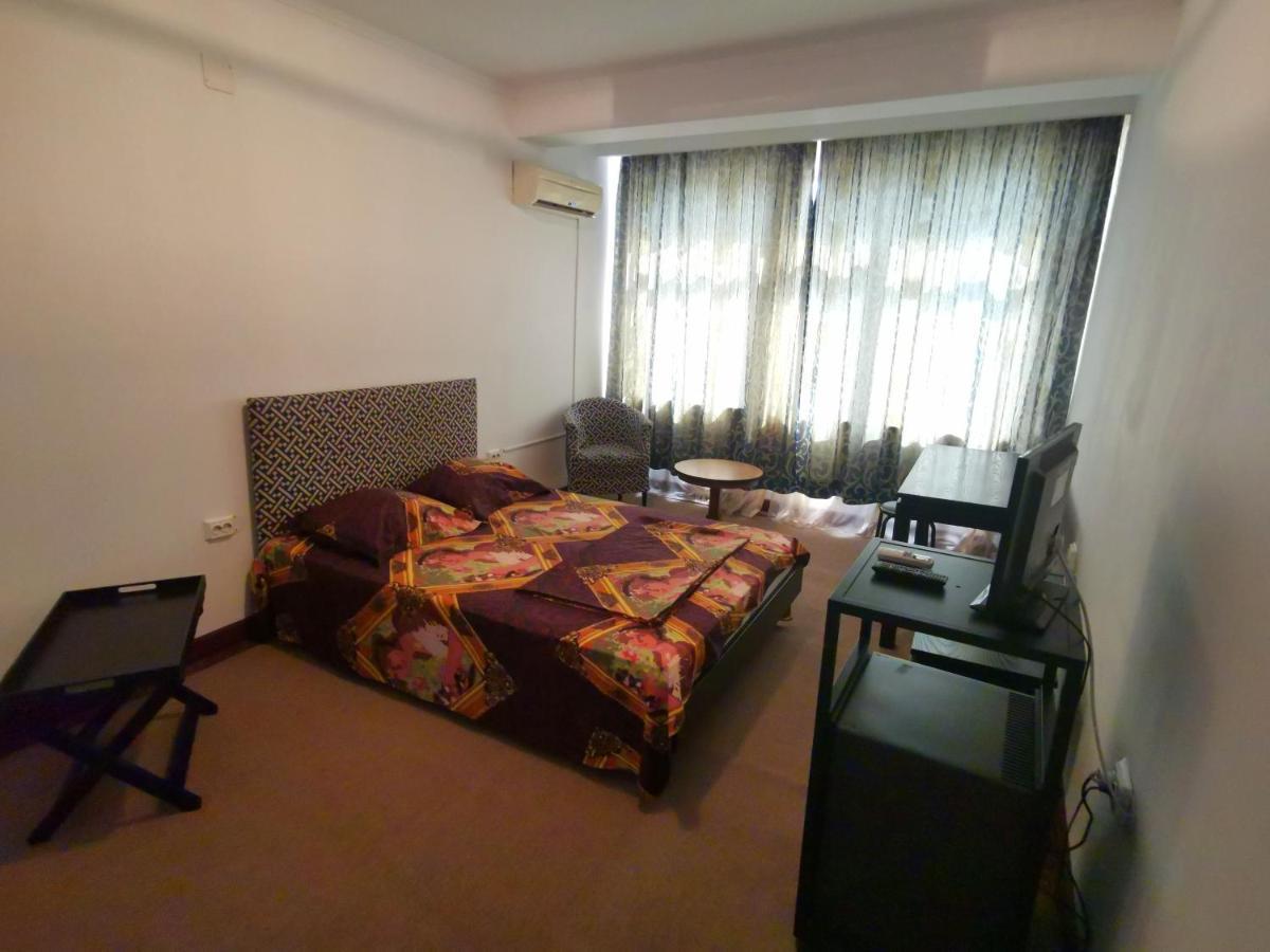 Hotel Dinastia 皮特什蒂 外观 照片