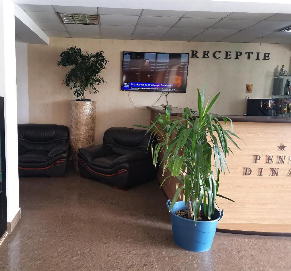 Hotel Dinastia 皮特什蒂 外观 照片