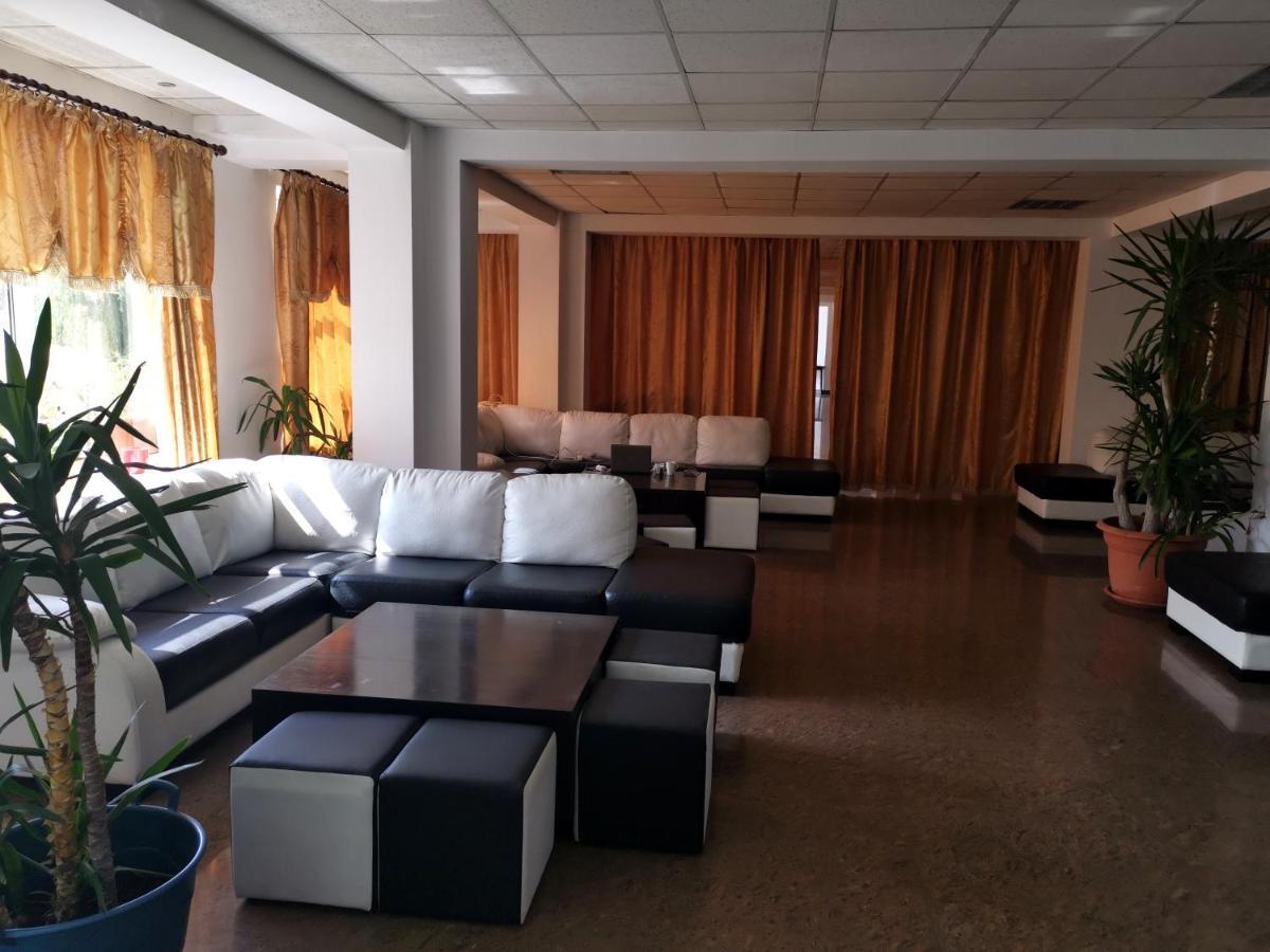 Hotel Dinastia 皮特什蒂 外观 照片