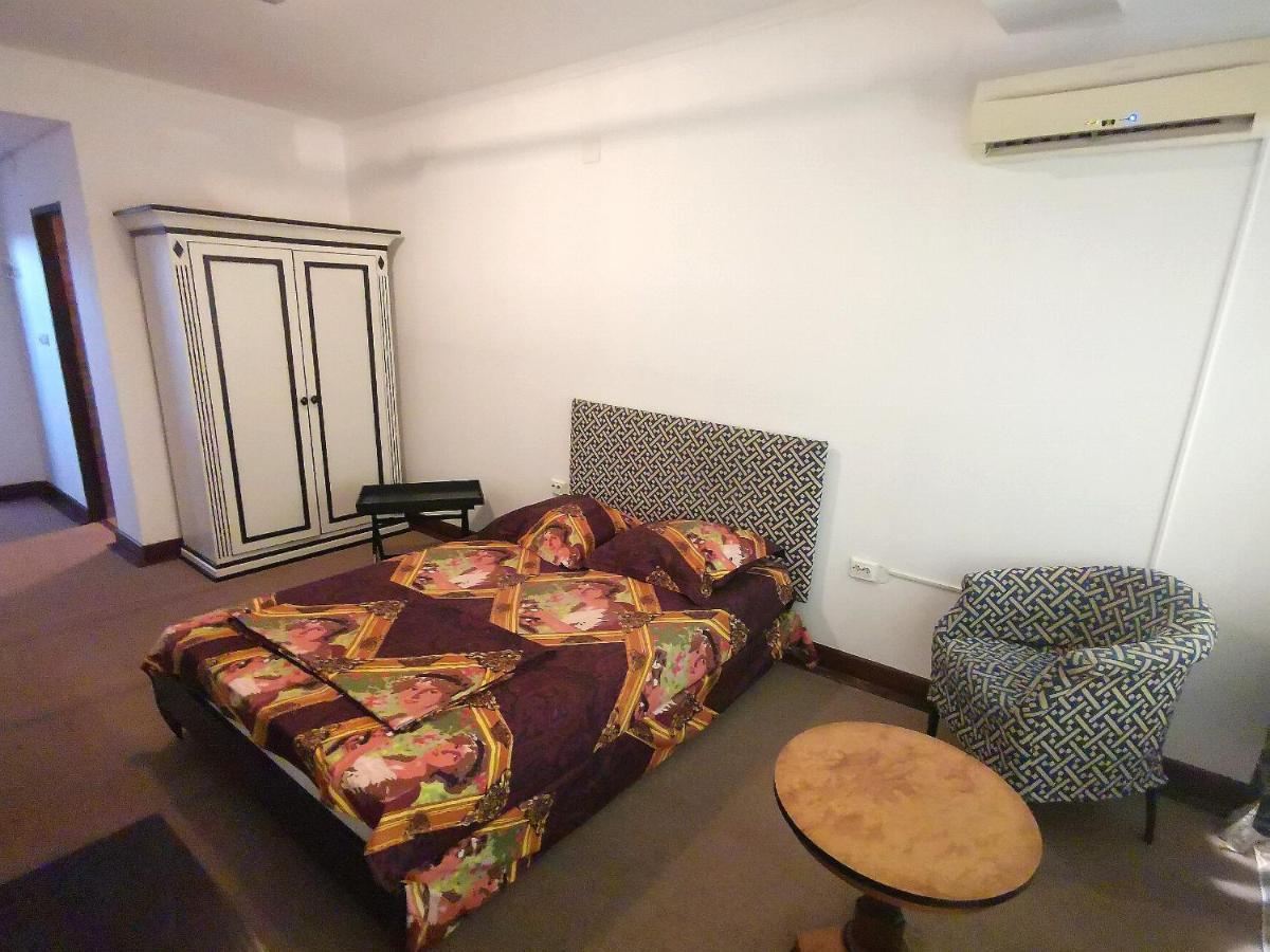 Hotel Dinastia 皮特什蒂 外观 照片