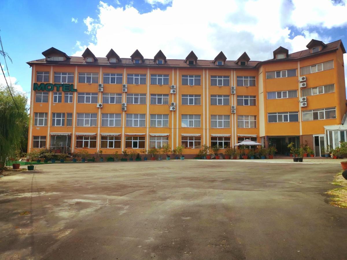 Hotel Dinastia 皮特什蒂 外观 照片