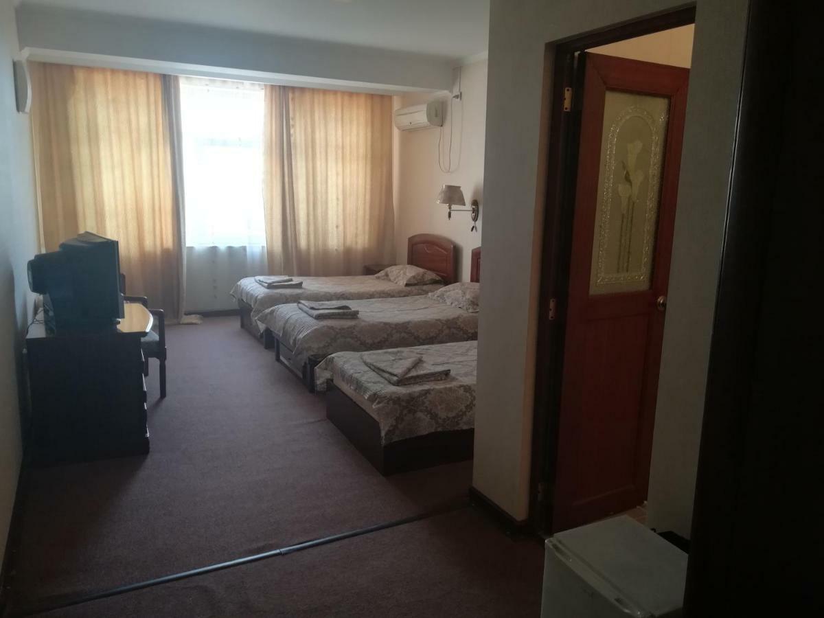 Hotel Dinastia 皮特什蒂 外观 照片